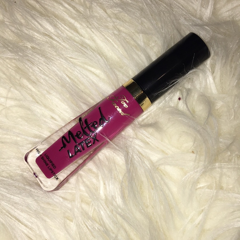 This is a L.E too faced melted LATEX😍😍❤️❤️